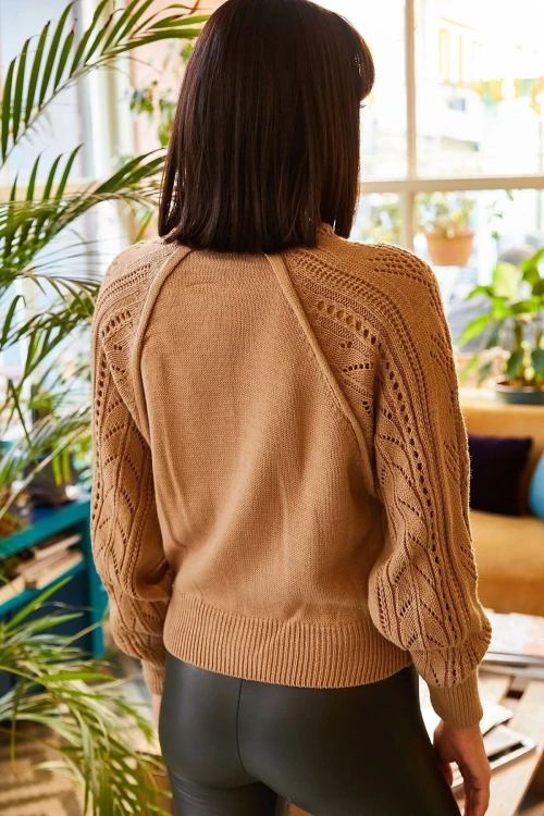 Kahve Dik Yaka Delik Ajurlu Triko Kazak BCBSK-25700-K7108