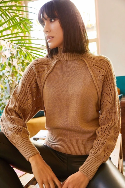 Kahve Dik Yaka Delik Ajurlu Triko Kazak BCBSK-25700-K7108