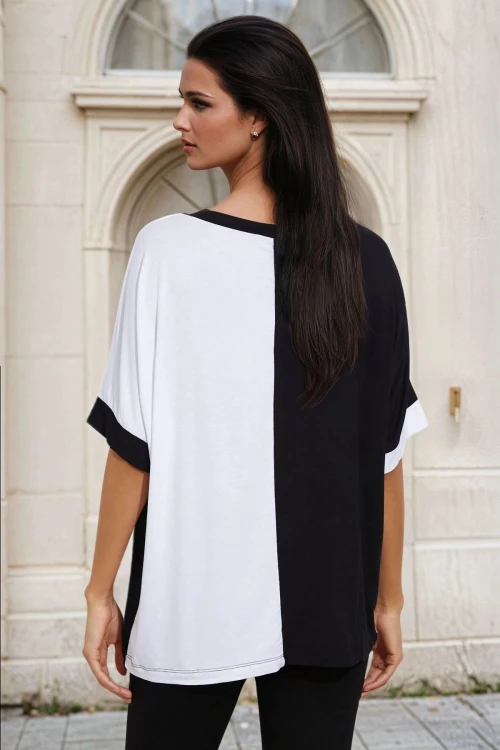 Siyah Yarasa Kol Oversıze V Yaka Bloklu T-Shırt BCBSK-25700-K7440
