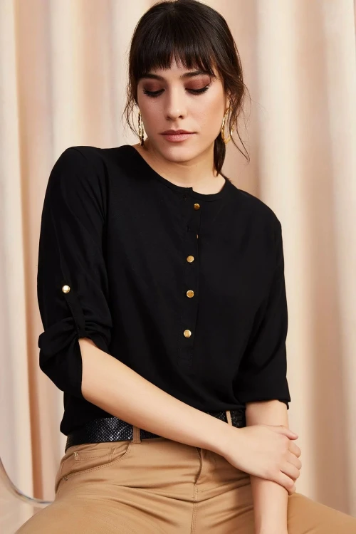 Siyah Yumuşak Dokulu Yarım Patlı Düğmeli Bluz BCBSK-25700-K5131