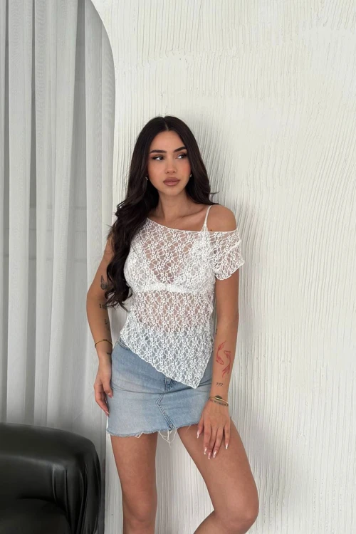 Beyaz Kayık Yaka Dantel Bluz BCZK25SA362
