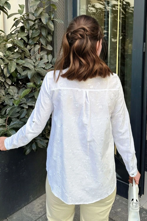 Beyaz Kendinden Nakışlı Salaş Gömlek BCBSK-25700-3398