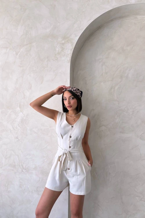 Beyaz Kuşaklı Pileli Düğmeli Şort Tulum BCHN-25255055