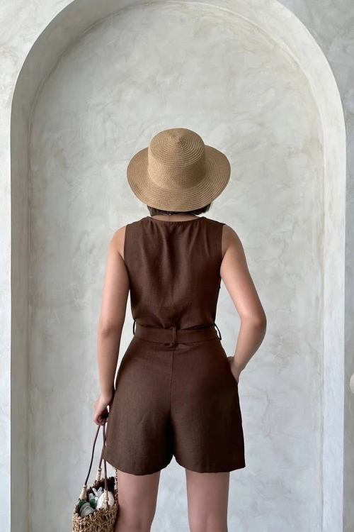 Kahverengi Kuşaklı Pileli Düğmeli Şort Tulum BCHN-25255055