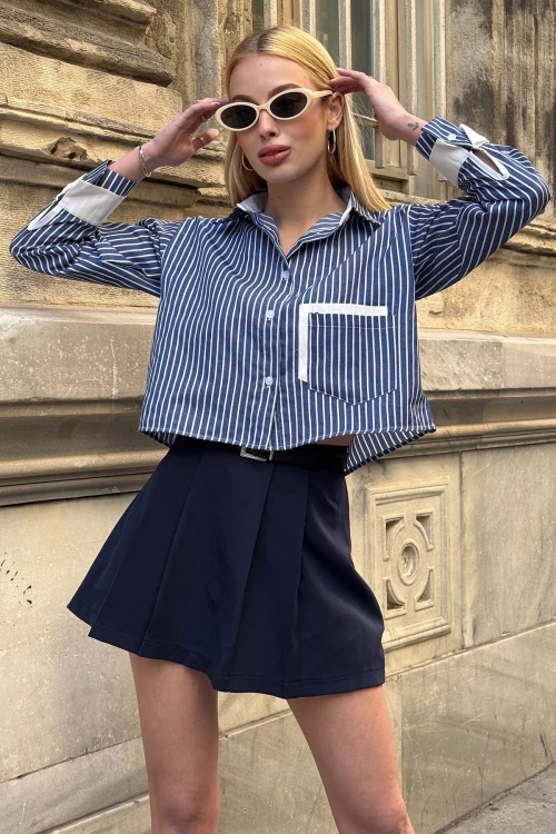 Lacivert Manşet Ve Cepleri Garnili Çizgili Oversize Crop Dokuma Gömlek BC231036