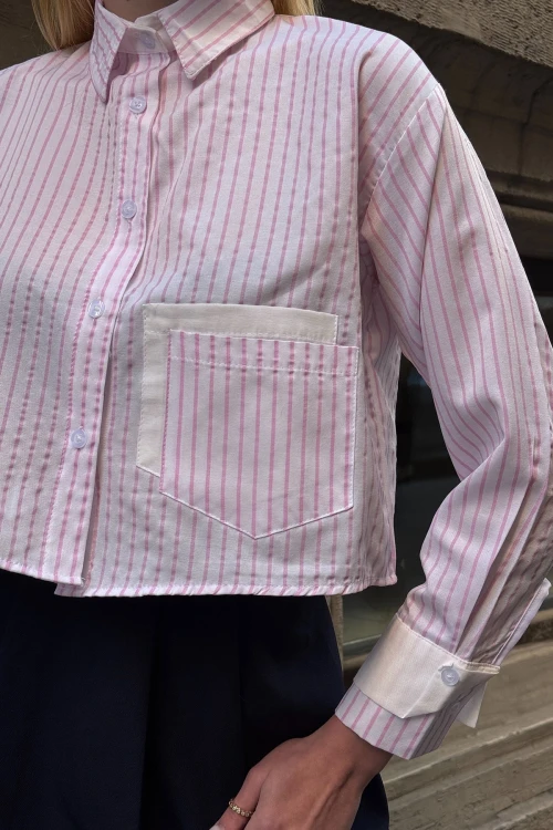 Pembe Çizgili Manşet Ve Cepleri Garnili Çizgili Oversize Crop Dokuma Gömlek BC231036