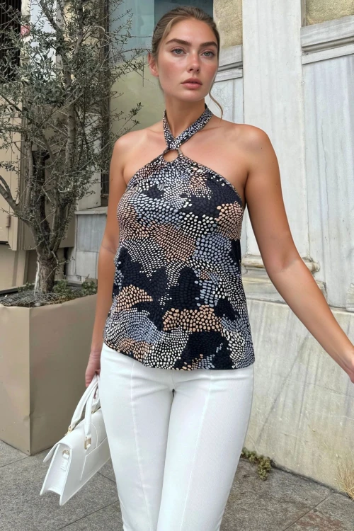 Siyah Beyaz Mavi Boyundan Bağlamalı Omzu Açık Bluz BCBSK-25700-3630