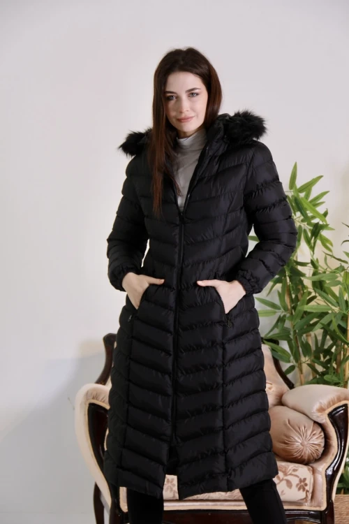 Siyah Kapüşonu Kürklü Şişme Uzun Kaban BCBSK-25700-K7581