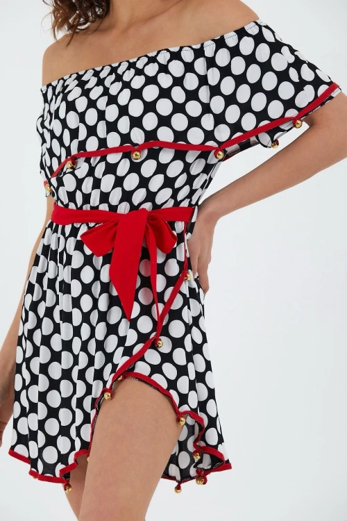 Siyah Madonna Yaka Desenli Volanlı Dokuma Elbise BCVL-251000ELB