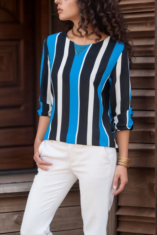 Siyah Saks Yakası Yırtmaçlı Krep Bluz BCBSK-25700-2841