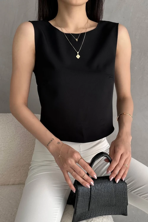 Siyah Sırt Dekolteli Kolsuz Yazlık Bluz BCDF-252188