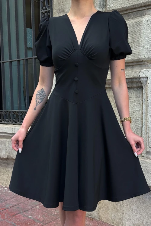 Siyah V Yaka Kolları Lastikli Düğme Detaylı Midi Boy Kloş Elbise BCDF-252194