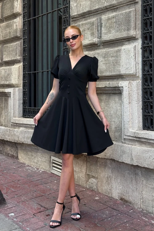 Siyah V Yaka Kolları Lastikli Düğme Detaylı Midi Boy Kloş Elbise BCDF-252194