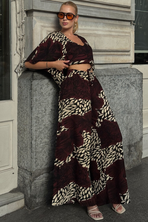 Acı Kahve Desenli V Yaka Yarım Kol Bluz Ve Beli Lastikli Palazzo Pantolon Takım BCVL-254001