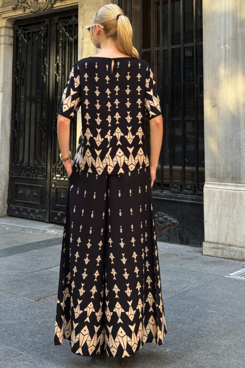 Bej Bisiklet Yaka Desenli Bluz Ve Pantolon Takım BCVL-254002