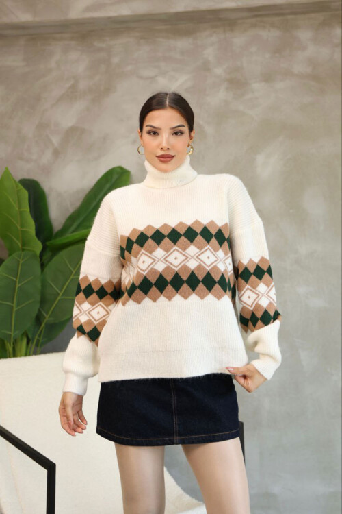 Bej Boğazlı Desenli Triko Kazak BCES-252010