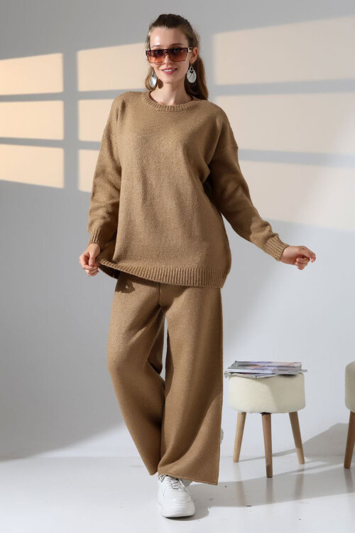 Bisküvi Bisiklet Yaka Kazak Ve Geniş Paça Pantolon Alt Üst Triko Takım BCES-252005