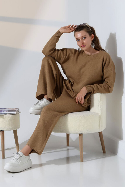 Bisküvi Bisiklet Yaka Kazak Ve Geniş Paça Pantolon Alt Üst Triko Takım BCES-252005