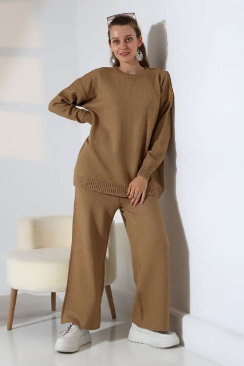 Bisküvi Bisiklet Yaka Kazak Ve Geniş Paça Pantolon Alt Üst Triko Takım BCES-252005