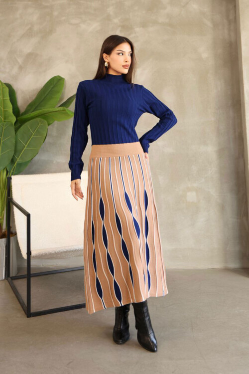 Bisküvi Dik Yaka Etek Görünümlü Tek Parça Desenli Triko Elbise BCES-252020