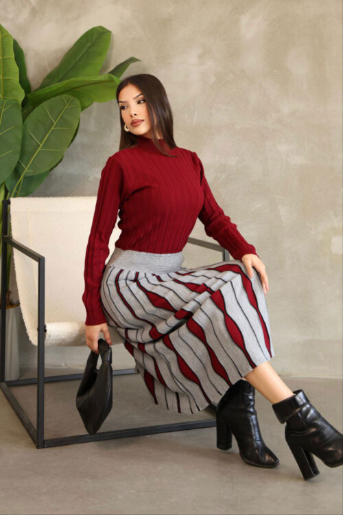 Bordo Dik Yaka Etek Görünümlü Tek Parça Desenli Triko Elbise BCES-252020