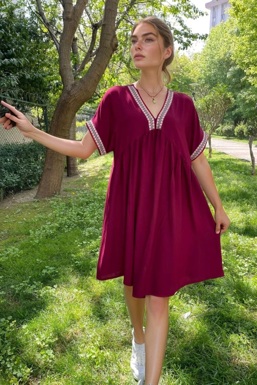 Bordo Nakış Bordür Detaylı Rahat Kalıp Viscon Dokuma Elbise BCVL-2530000