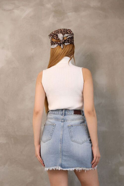 Ekru Kolsuz Boğazlı Triko Bluz BCES-252012