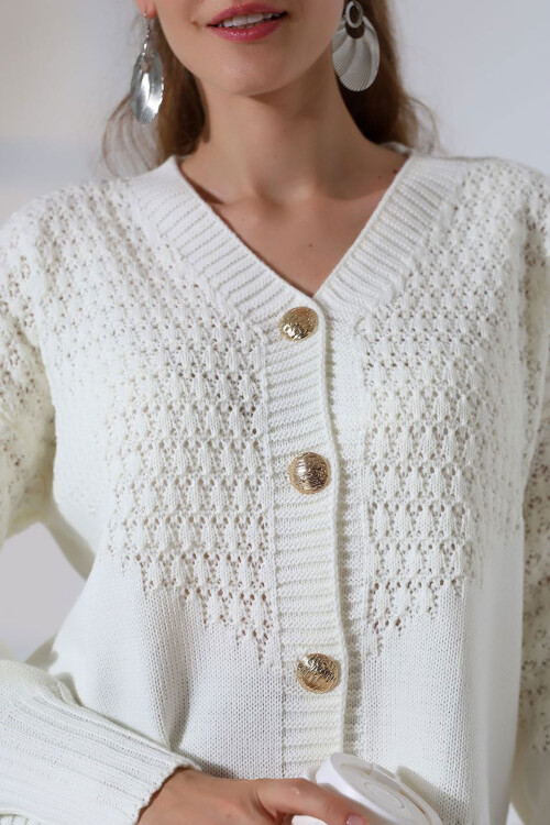 Ekru Motif Desenli Düğmeli Triko Hırka BCES-252027