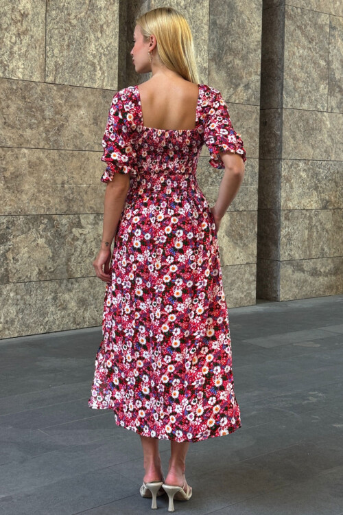 Fuşya Kare Yaka Beli Gipeli Çiçek Desenli Dokuma Yazlık Elbise BCVL-25V095