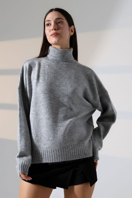 Gri Boğazlı Yumuşak Dokulu Triko Kazak BCES-252023