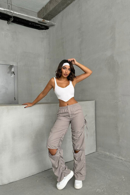 Gri Dizi Yırtmaçlı Paraşüt Kumaş Tasarım Jogger Pantolon BCHN-25W26704