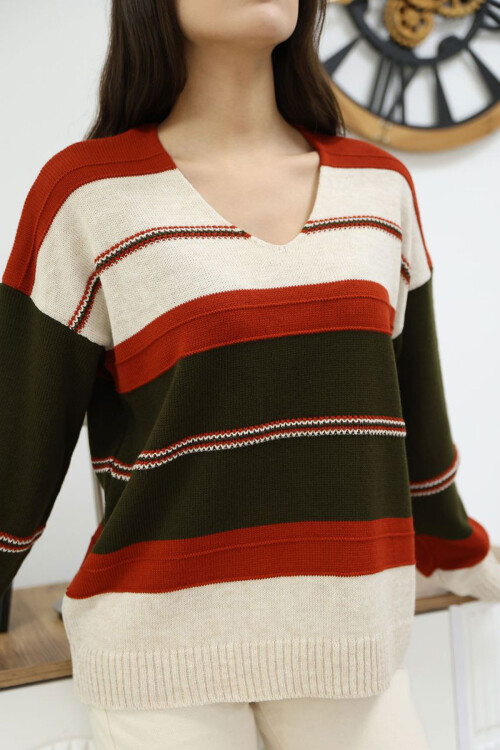 Haki V Yaka Çizgi Bloklu Triko Kazak BCES-252018