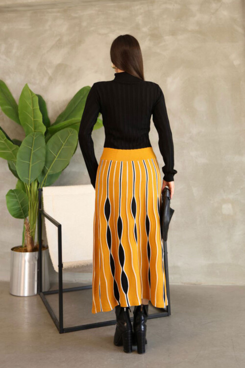 Hardal Dik Yaka Etek Görünümlü Tek Parça Desenli Triko Elbise BCES-252020