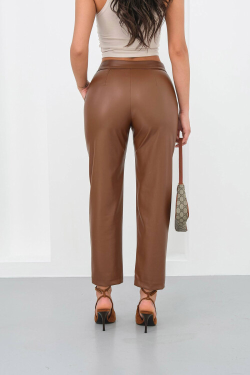 Kahverengi Çift Cepli Önü Dikiş Detaylı Suni Deri Pantolon BCHN-25265098