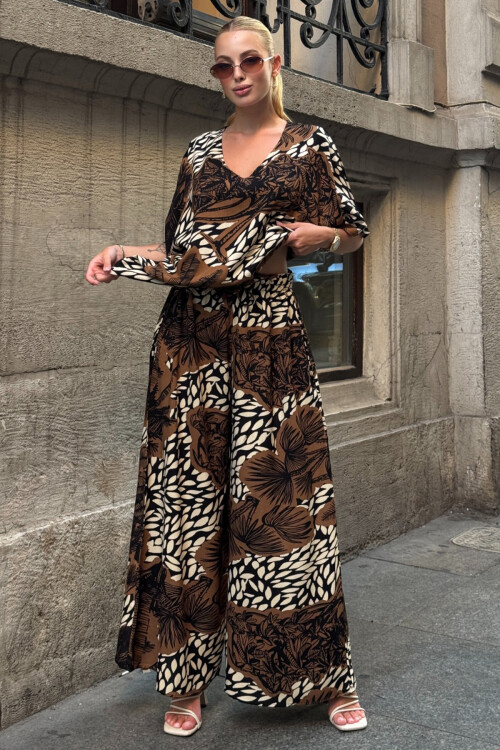 Kahverengi Desenli V Yaka Yarım Kol Bluz Ve Beli Lastikli Palazzo Pantolon Takım BCVL-254001