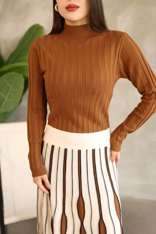 Kahverengi Dik Yaka Etek Görünümlü Tek Parça Desenli Triko Elbise BCES-252020