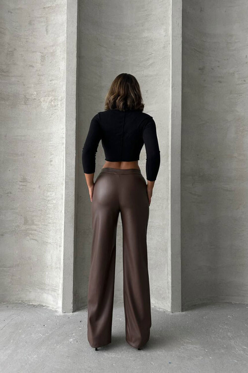 Kahverengi Önü Dikiş Detaylı Suni Deri Palazzo Pantolon BCHN-2526654