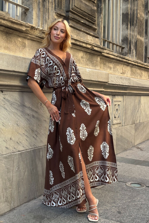 Kahverengi V Yaka Maxi Boy Yırtmaçlı Desenli Viscon Dokuma Elbise BCVL-25V208