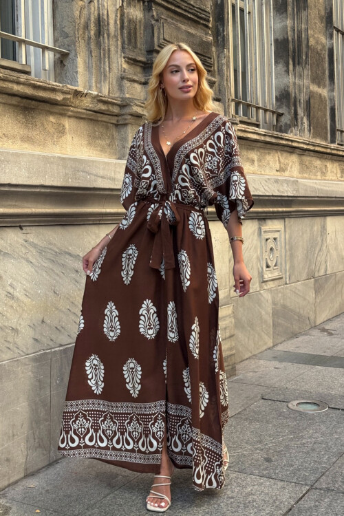 Kahverengi V Yaka Maxi Boy Yırtmaçlı Desenli Viscon Dokuma Elbise BCVL-25V208