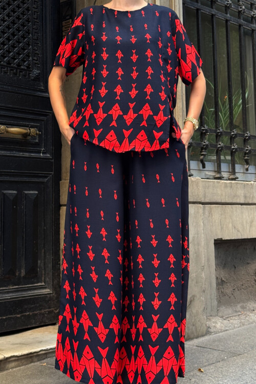 Kırmızı Bisiklet Yaka Desenli Bluz Ve Pantolon Takım BCVL-254002