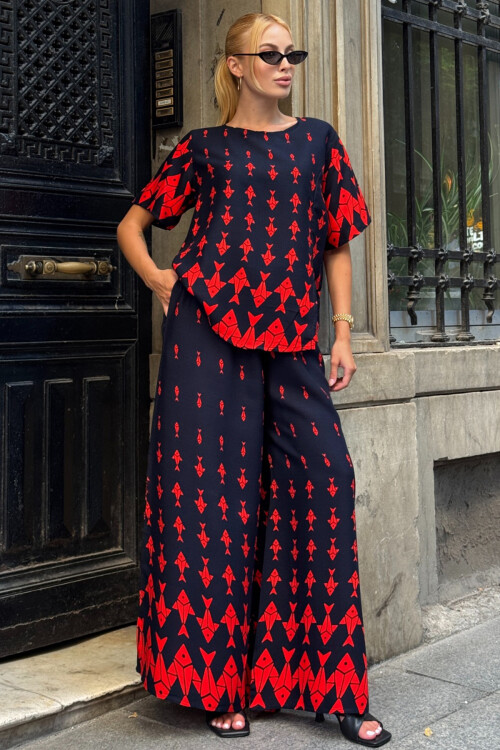 Kırmızı Bisiklet Yaka Desenli Bluz Ve Pantolon Takım BCVL-254002