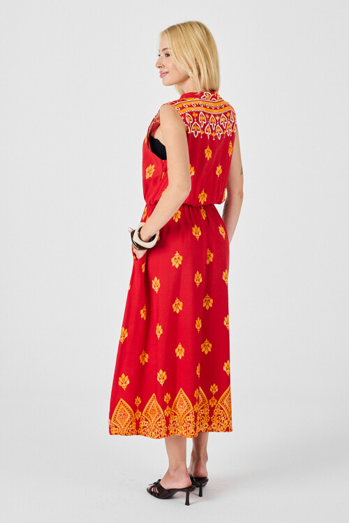 Kırmızı Çentik Yaka Düğmeli Desenli Kolsuz Midi Elbise BCVL-254025