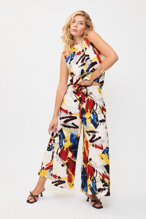 Kırmızı Desenli Kolsuz Bluz Ve Geniş Paça Pantolon Dokuma Alt Üst Takım BCVL-25V201