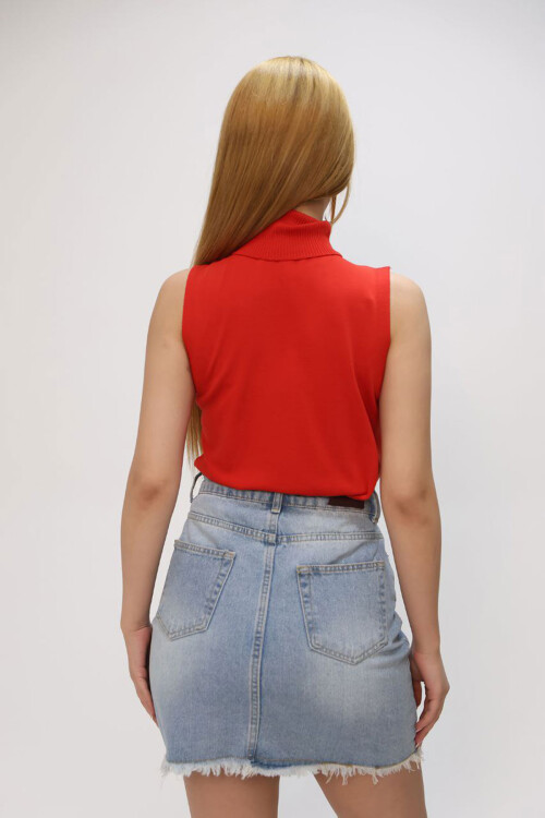 Kırmızı Kolsuz Boğazlı Triko Bluz BCES-252022