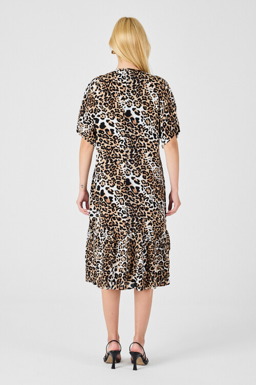 Leopar V Yaka Oversize Kesim Desenli Çift Cepli Volanlı Elbise BCVL-254028
