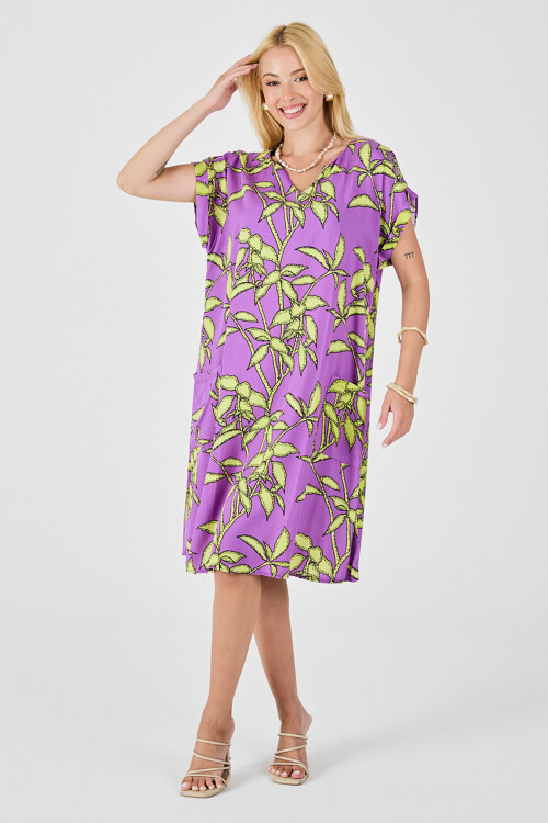 Lila Tropik Desenli V Yaka Oversize Midi Elbise BCVL-254021