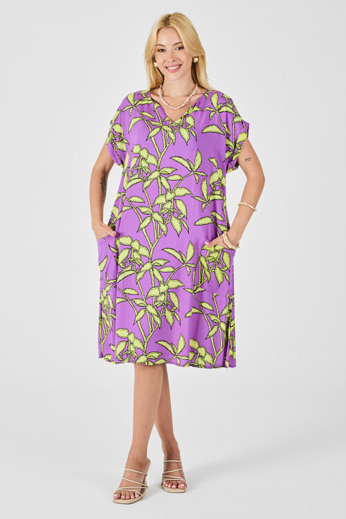 Lila Tropik Desenli V Yaka Oversize Midi Elbise BCVL-254021