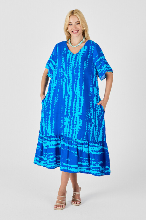 Mavi Batik Desenli V Yaka Eteği Volanlı Oversize Elbise BCVL-254023