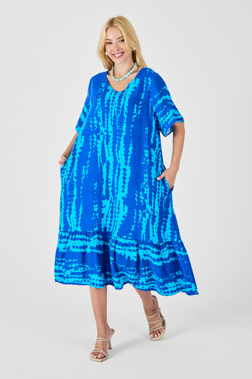 Mavi Batik Desenli V Yaka Eteği Volanlı Oversize Elbise BCVL-254023