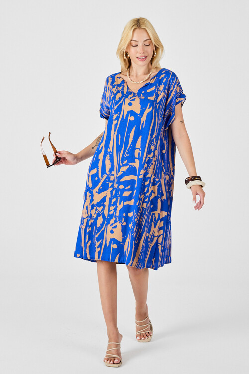 Mavi Desenli V Yaka Yarasa Kol Oversize Midi Elbise BCVL-254019